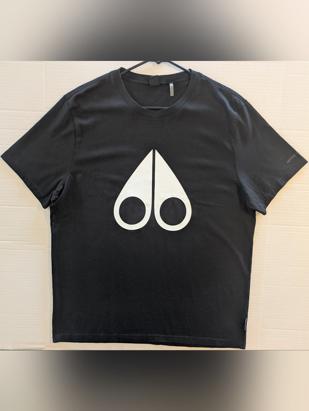 Moose Knuckles Men's Black Graphic T-Shirt- L (NWOT)